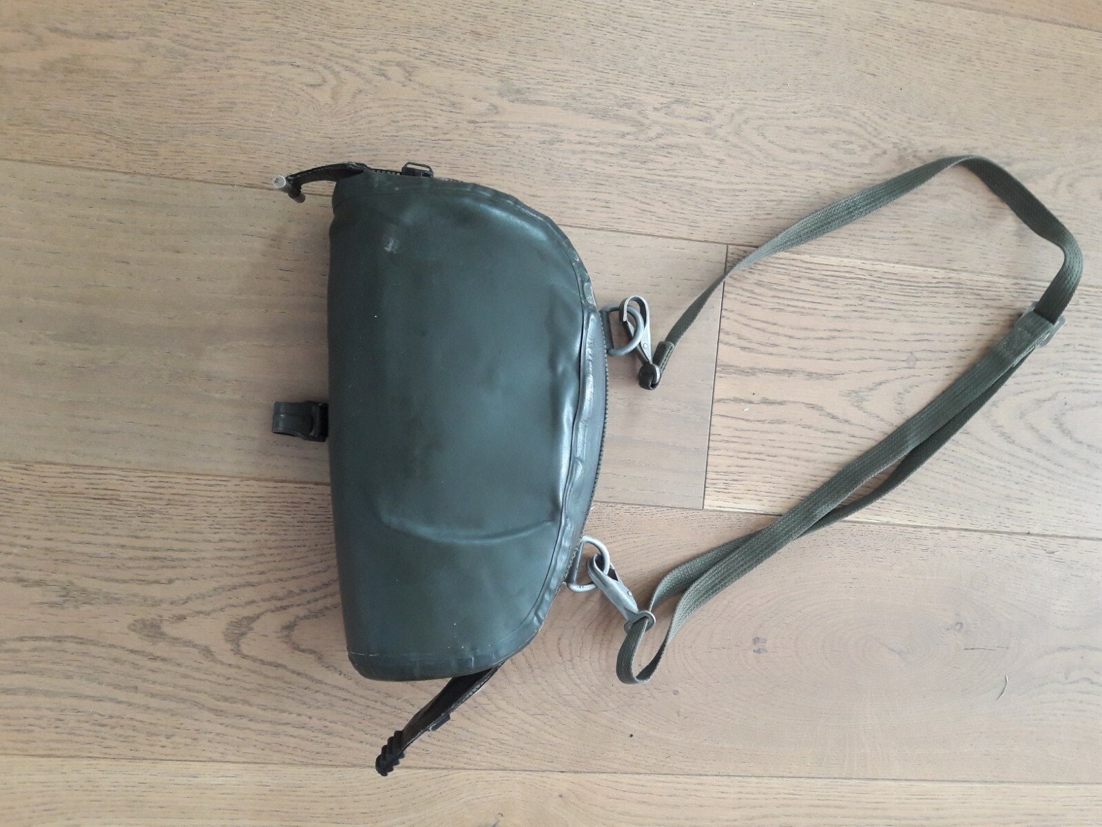 Bild 41 -  Bw Atemschutzmaske Gasmaske  ABC Schutzmaske Gr.2  Fallschirmjäger Tasche