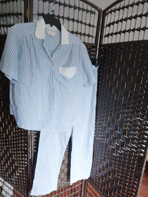 AMARETTA WOMENS SIZE SMALL 2 PC. PAJAMA SET BLUE WHITE STRIPE VERY NICE!