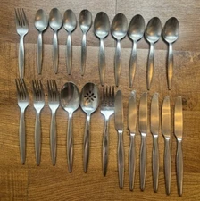 Oneida TAYLOR Stainless Satin Pointed Tip Flatware 22 Pieces Satin Finish