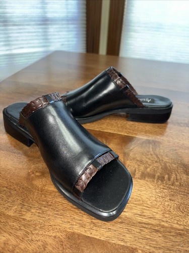 NWOT Artiva Women’s Brooke 9M Black Slide In Shoe Sandal