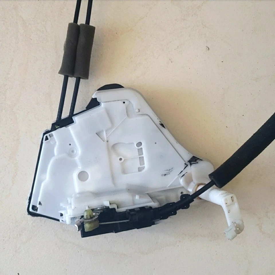 LIFE WARRANTY 2019 to 2025 Nissan Altima GENUINE LEFT FRONT Door Lock Actuator - Image 2 of 4