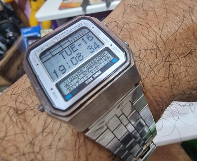 Vintage 1980's Seiko Smart Watch Memory Sign Table Digital Vintage 1980's Seiko Smart Watch Memory Sign Table Digital