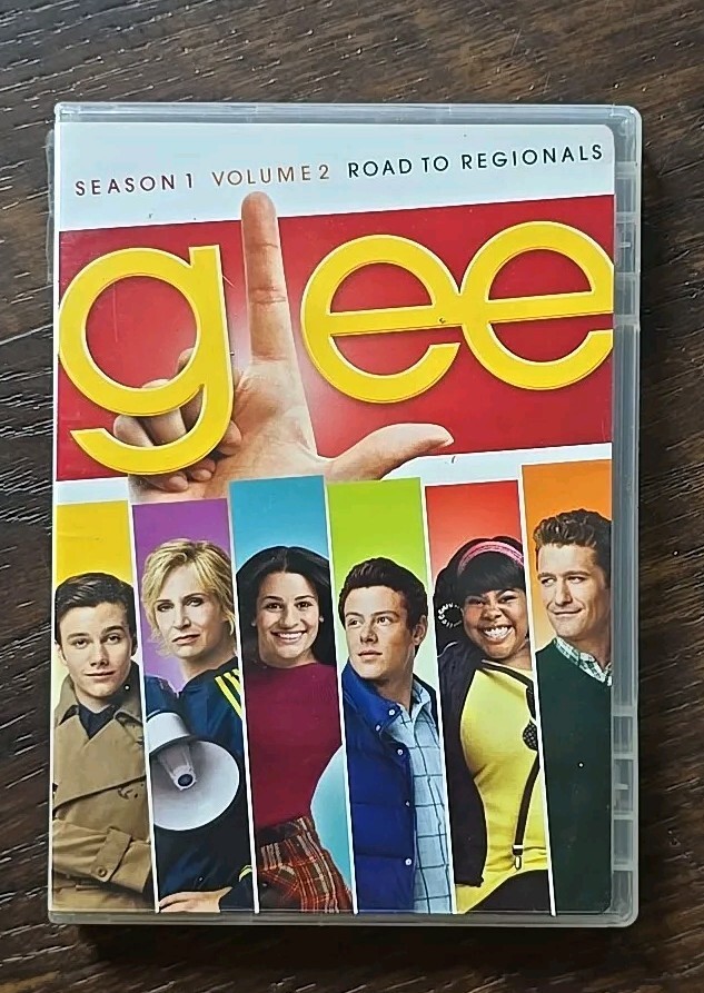 Glee Complete Seasons 1 - Volumes 1 ( 4 DVD) & 2 ( 3 DVD