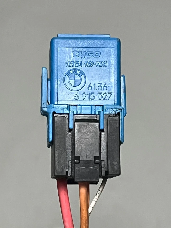 2007 BMW 525xi 4 зубца синий реле с гнездом косичка 61366915327 - Изображение 2 из 4