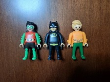 Set 3 Pezzi Sorpresine Ovetto Kinder Batman Robin Aquaman Dc Comica Playmobil