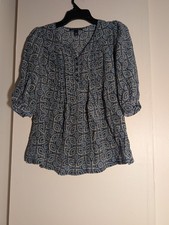 Banana Republic Medium Blue Floral Geometric Flowy V Neck Blouse