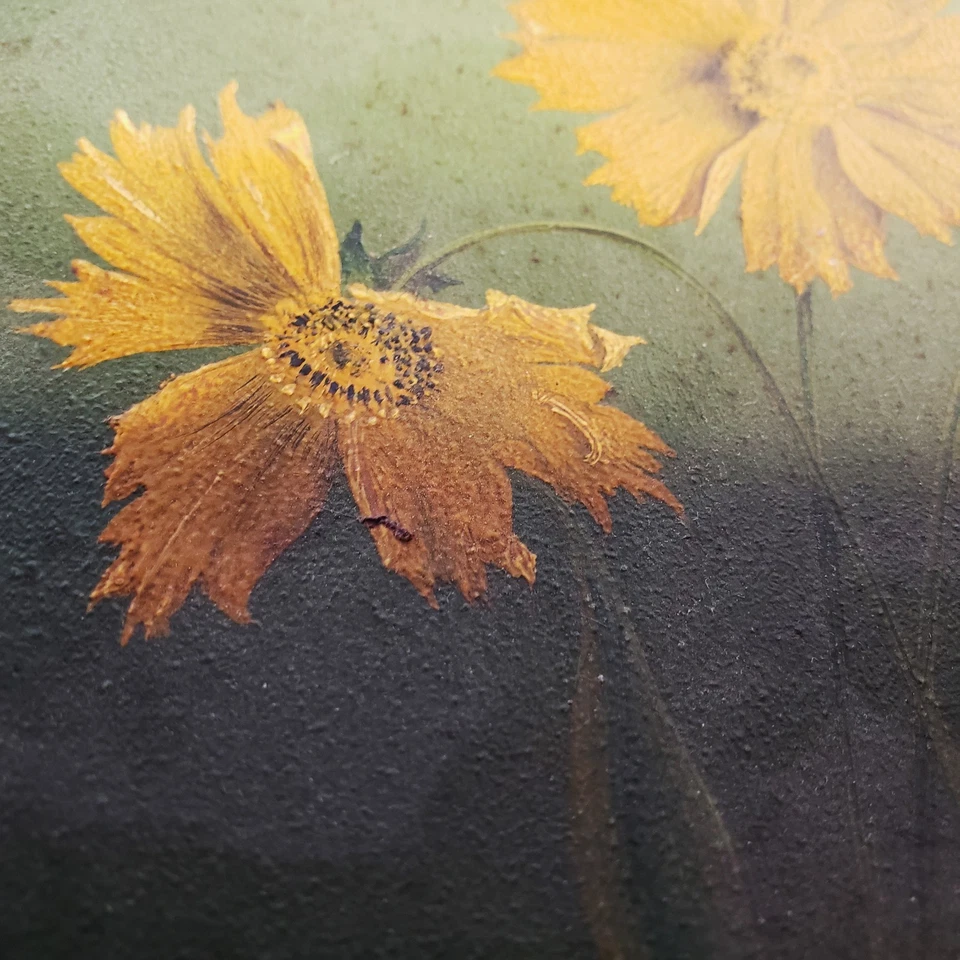 Antigua pintura de placa de metal de arte popular Coreopsis pintada a mano 12" alrededor de 1880 Foto 4 de 4