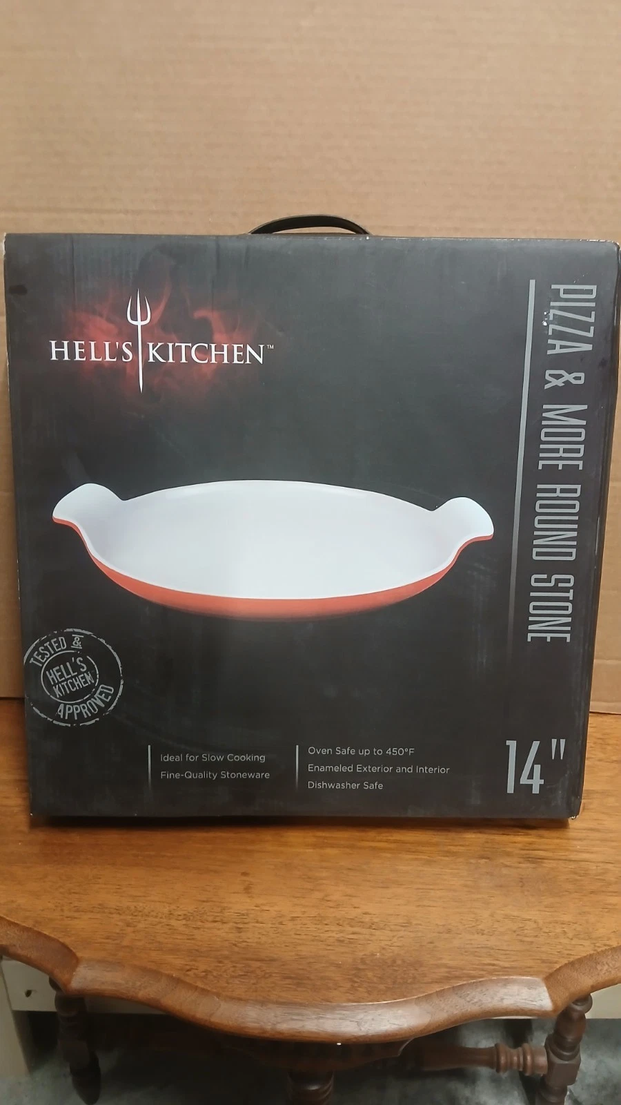 Hell's Kitchen 14" Round Pizza Stone Enameled New In Box