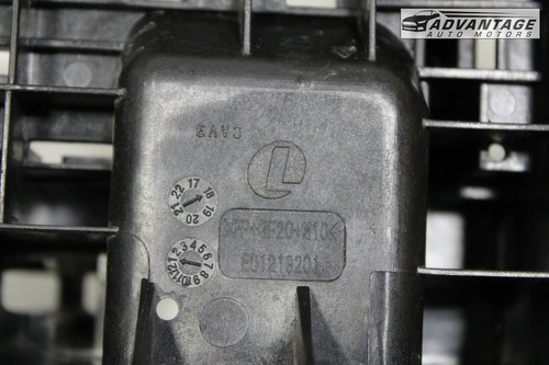 GMC YUKON 2015-2020 4x4 5,3 L relé de fusibles caja de conexiones soporte de bloque OEM - Imagen 5 de 6