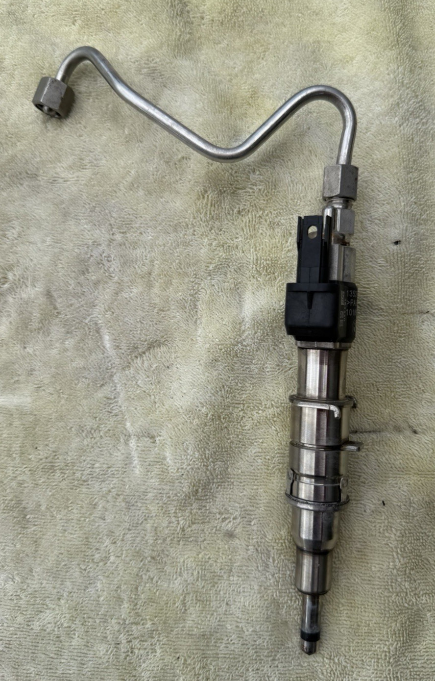 Rolls-Royce Ghost Fuel injector P/N 13537585261