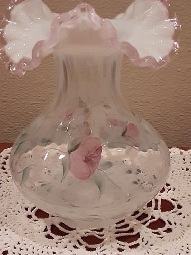 Fenton Opalescent Light Dusty Rose Pink Trellis Hand Painted Vase 1996 C1241 - Bild 2 von 7