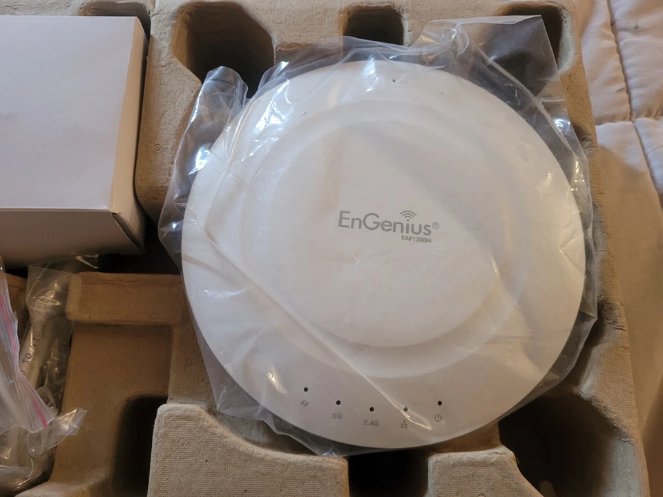 EnGenius EAP1200H Dual Band AC1200 Wireless Access Point Quantum Beam Business  - Image 3 of 4