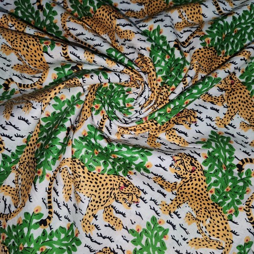 100% Cotton Lawn Jungle Cat Leopard Tropical Material Dress Craft Fabric 44" - Picture 10 of 15