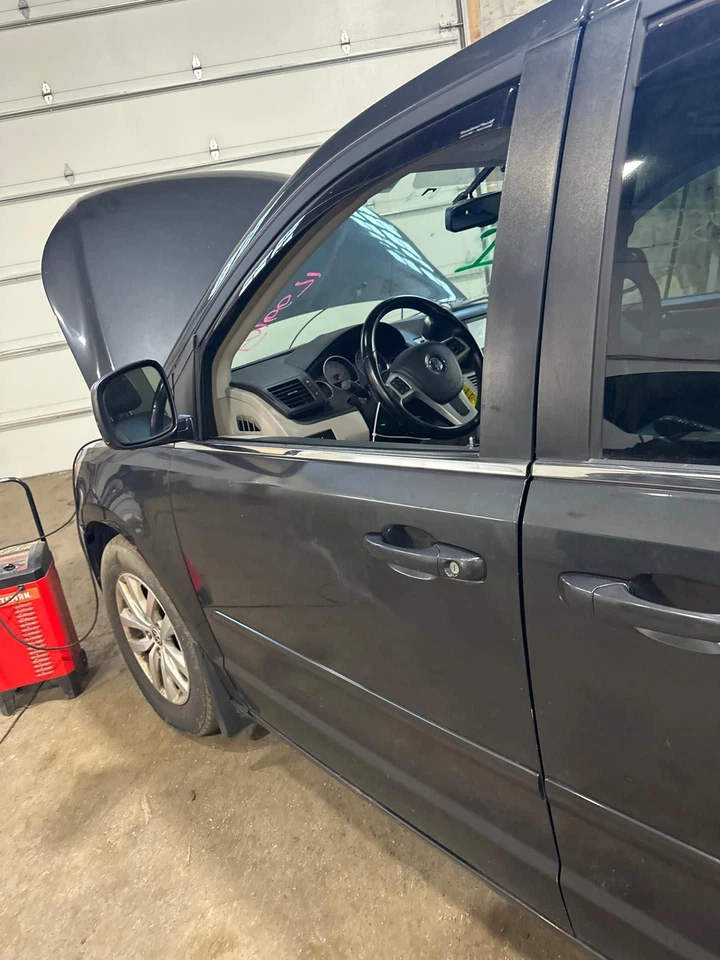 Used Front Left Door Assembly Front fits: 2012 Volkswagen Routan electric Front - Изображение 4 из 4