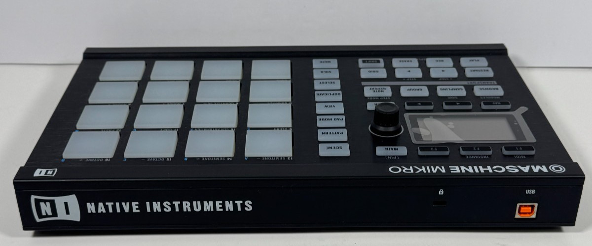 Native Instruments Maschine Mikro MK1 USB MIDI Controller w Box & Cable - TESTED