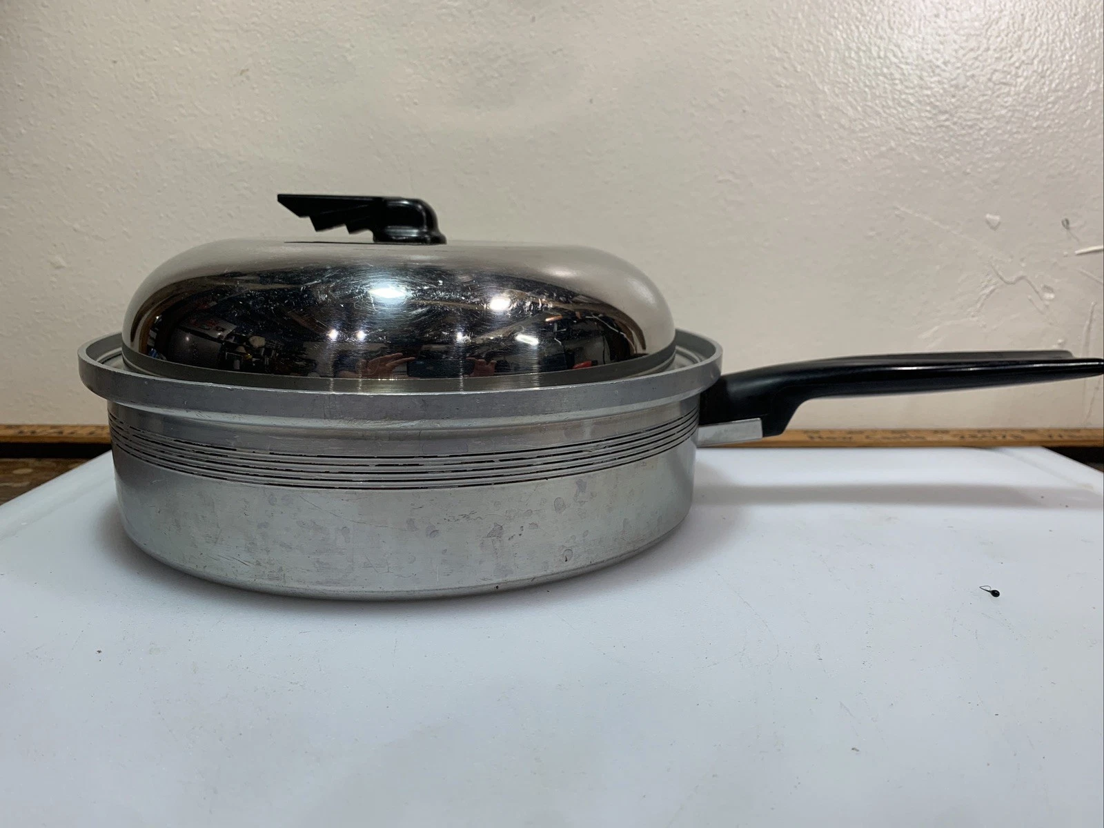 LUSTRE ALUMINUM WATERLESS COOKWARE 10" SKILLET W/DOME LID