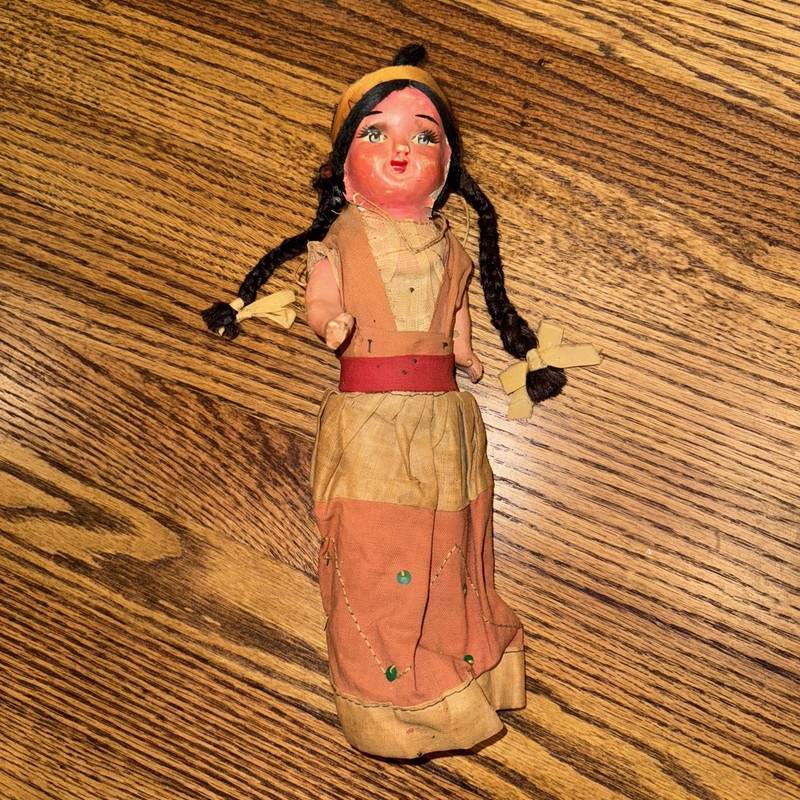 VTG INDIAN  SKOOKUM SOUVENIR DOLL 1940's Hand Painted & Sewn CLOTH