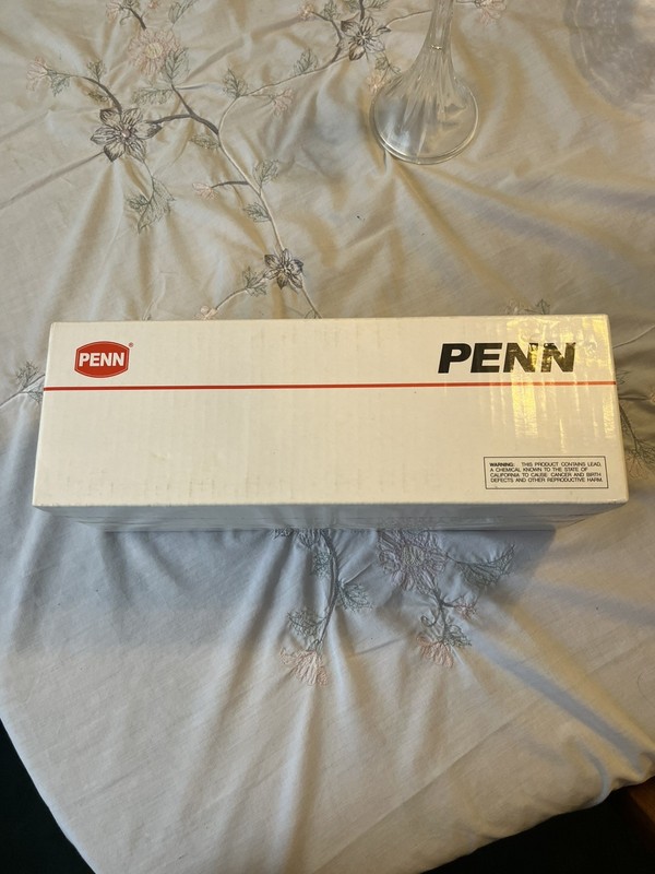 Penn Fathom Master 810 RH Single Rod Holder