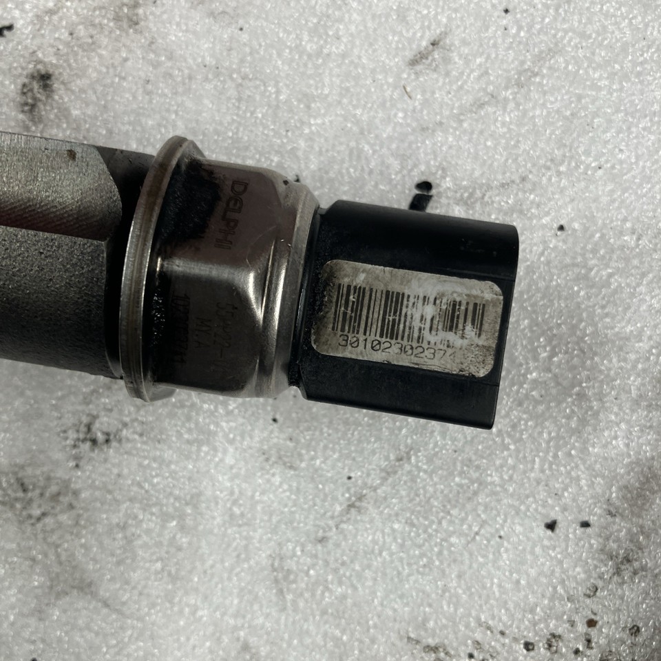 Used Genuine Mercedes OM651 Diesel Fuel Injector - A6510704987 (W204 W212 W906)-556295