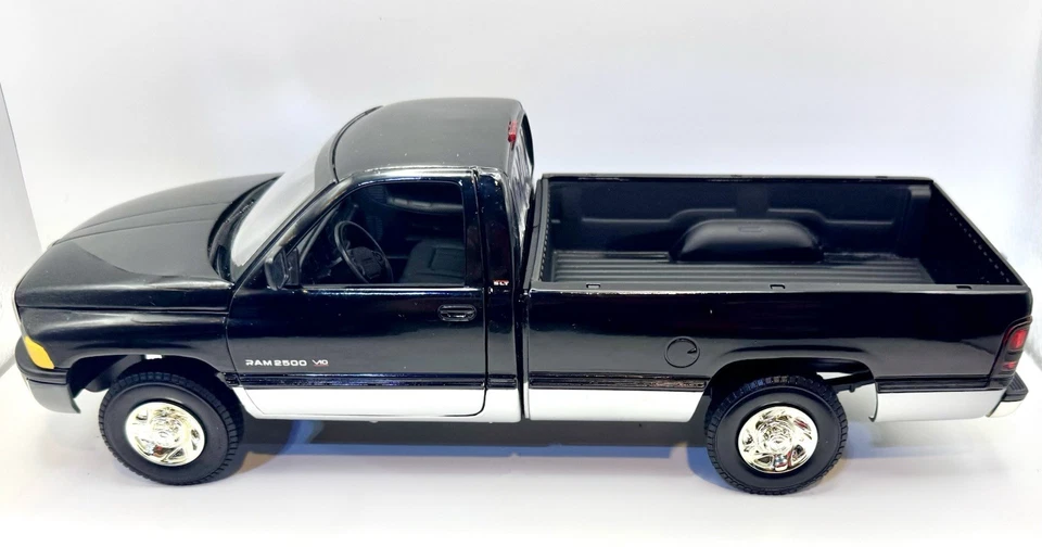 Dodge Ram 2500 SLT 1995 - 'American Muscle' de Erik - diecast 1/18 - nuevo en caja Foto 2 de 4