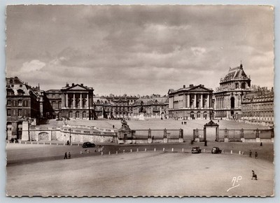 RPPC France Versailles Le Chateau The Palace Parade Grounds 4x6 Postcard, A31