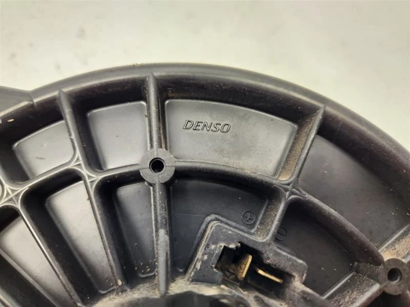 2003-11 Honda Element LX Front Blower Motor - Manual Temp Control - Image 4 of 4