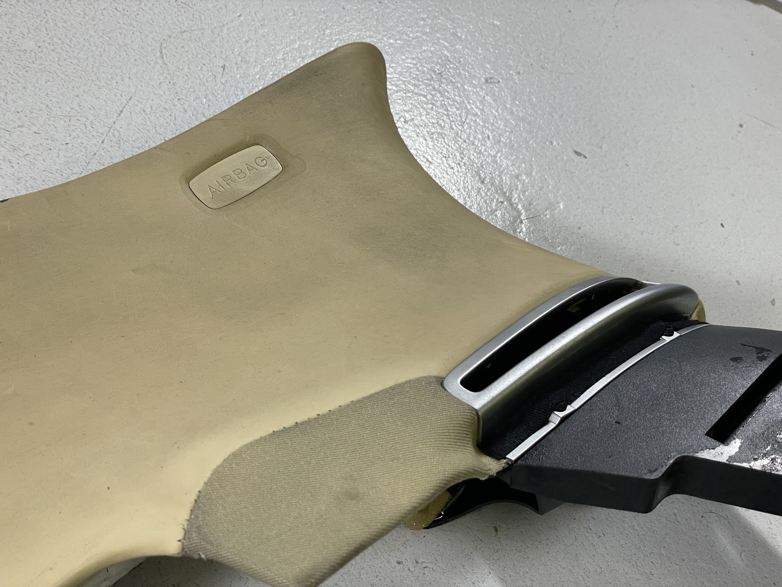 06-13 Bentley Continental Flying Spur Rear Left C Pillar Trim MAGNOLIA 09 10 11