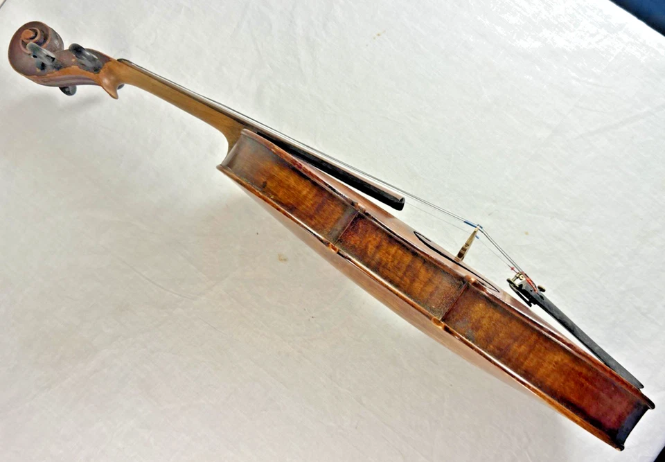 Top Quality Antique VIOLIN w/ 1-Piece Tiger Maple Back Signed CHAS. FAIRMOUNT - Image 2 of 4