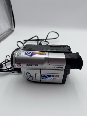 Samsung SCL860 Silver 880x Digital Zoom Handheld Video Camcorder
