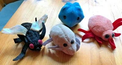 giant microbes  4 Stück in einer Dose 6 - 10 cm groß - Bild 1 von 3