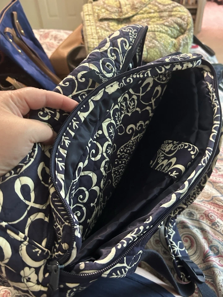 Mochila grande para computadora portátil Vera Bradley en Twirly Birds Foto 2 de 2