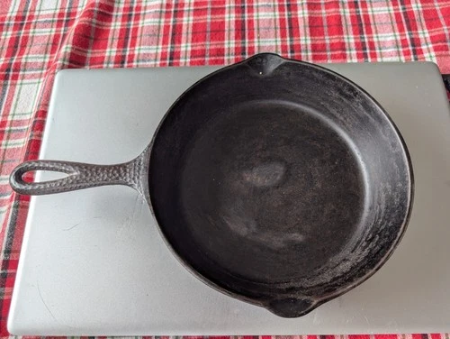 1930's Wagner No. 5 Hammered 8" Pan