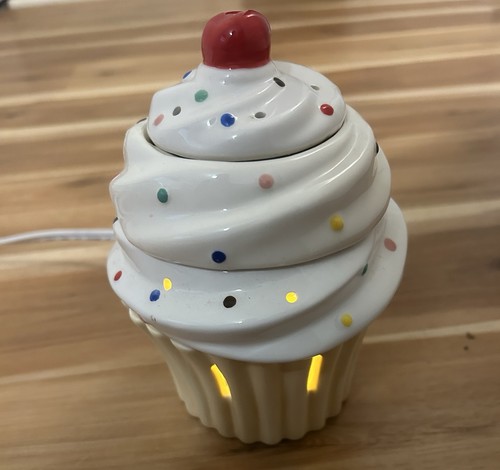PartyLite Birthday 3 Piece Cupcake Frosted Treat ScentGlow Wax Warmer, Retired
