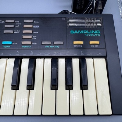 Vintage Casio SK-1 Keyboard w Box Manual 32 Key Tested Please Read