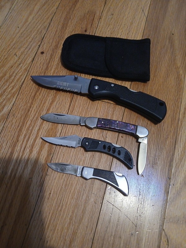 Pocket Knife Lot -Estate -Valor, Cuttin Horse, Ridge Runner & Maxam with Sheath