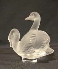 Lalique Crystal Swans Figurine / Paperweight