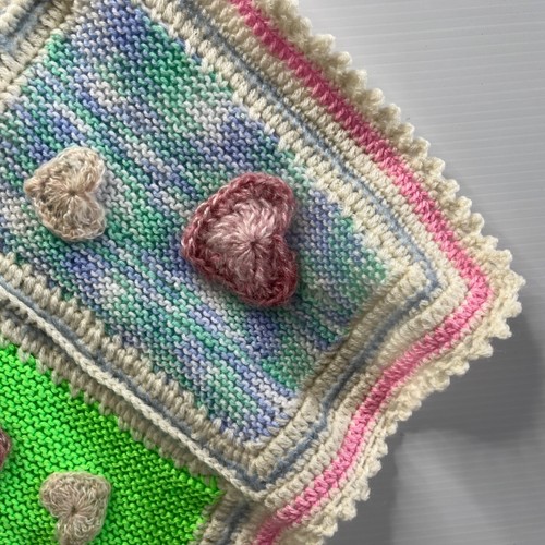 Handmade Crochet Knit Baby Blanket Throw Pram Cover Heart Applique Homemade - Picture 10 of 10