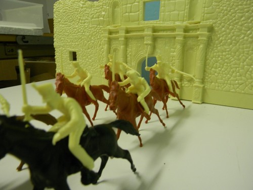 6 Marx Mounted Mexican Alamo Cavalry Very good Reissues(Mar.listing) - Picture 9 of 15