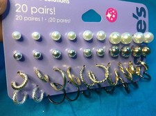 20 Pairs Of Claire's New Mixed Metal And Pearl Stud And Hoop Earrings New