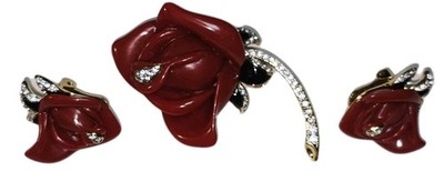 VINTAGE KJL RHINESTONE RED ROSE BROOCH / PIN & EARRING SET - SIGNED - MINT COND.