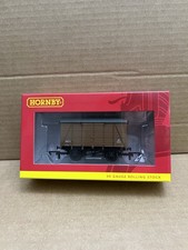 Hornby R60102 OO Gauge BR Twin Vent Van S49186 - Era 6
