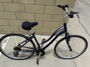 Schwinn Network 3.0 Women's Hybrid Bike 700C Blue 21-Speed V-Brake Kickstand