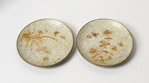 Vintage Signed Thanh Le Vietnam Lacquer Plates Pair Floral Butterfly 3.75 In