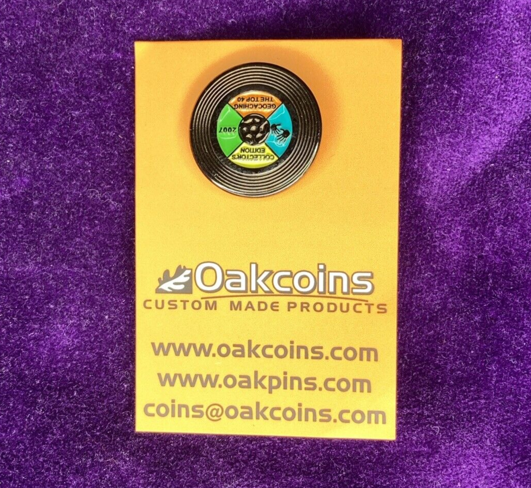 2007 Collector's Edition Geocaching The Top 40 Oakcoins Vinyl Record Lapel Pin