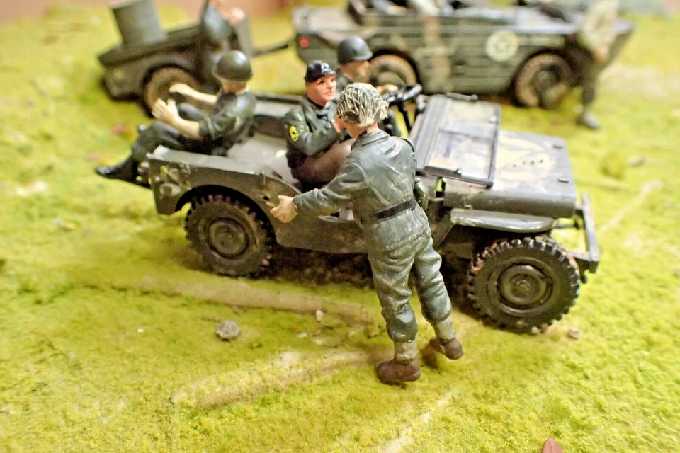 Built Painted Tamiya 1/35 U.S. amphibious vehicle , jeep & infantry lot - Image 2 of 4