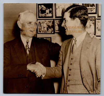 1934 CLARK GRIFFITH MLB BASEBALL SENATORS OWNER, BUCKY HARRIS MGR Press Photo S1