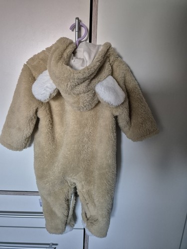 Flauschiger Overall mit Füßen Größe 80 für den Winter  - Bild 1 von 5