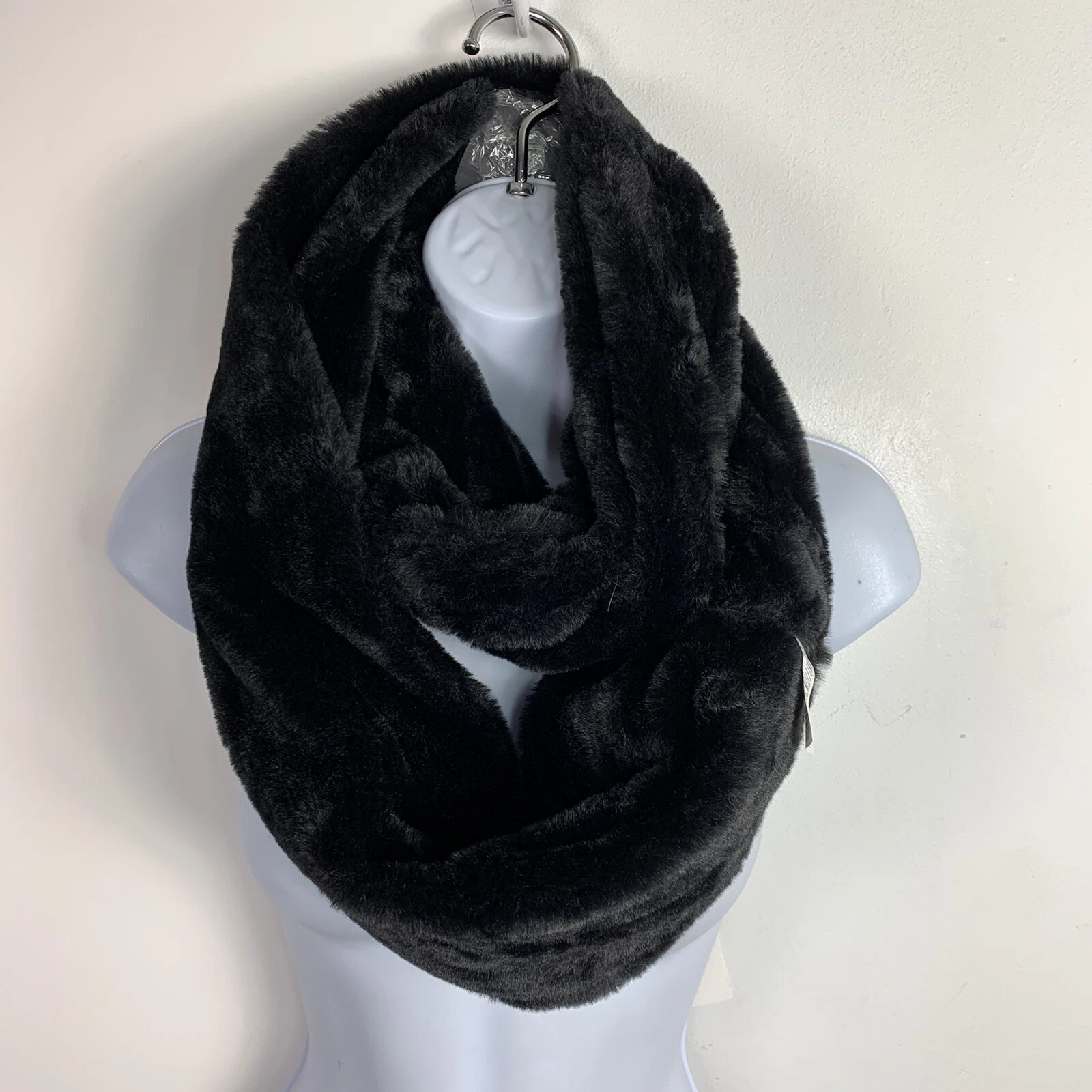 NEW West Loop Black Faux Fur Scarf One Size Infinity Plush Winter Minimalist