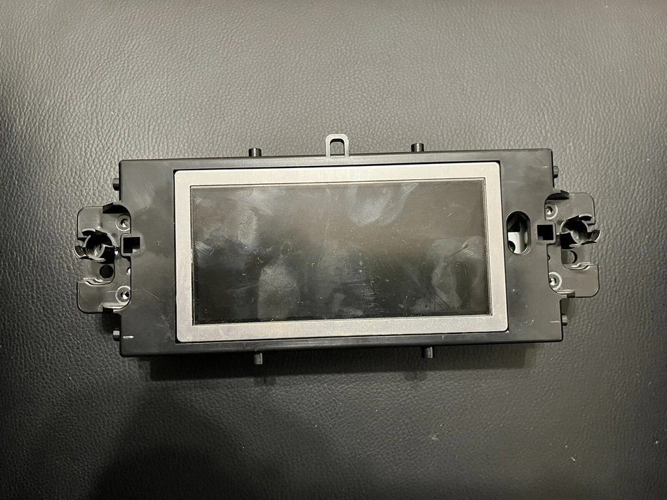 Mercedes Benz GLK350 2011 Display Screen - Image 3 of 4