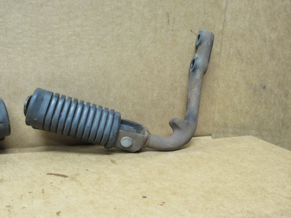 Clavijas de pie delanteras Honda CM400E 1981 50640-447-000 Foto 2 de 4